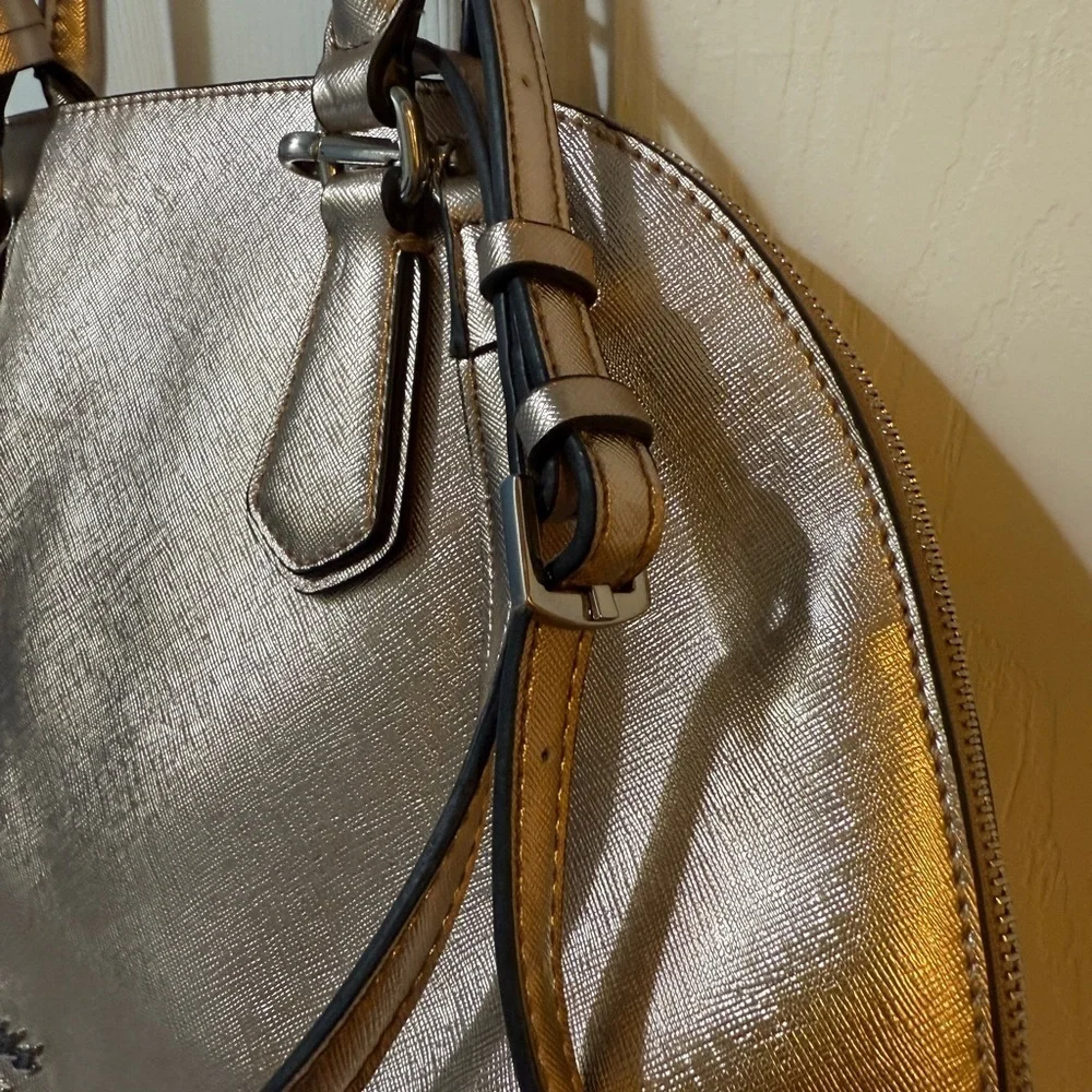 Guess Rose Metallic Satchel Quilted Bottom Keychain NWOT! 17x11